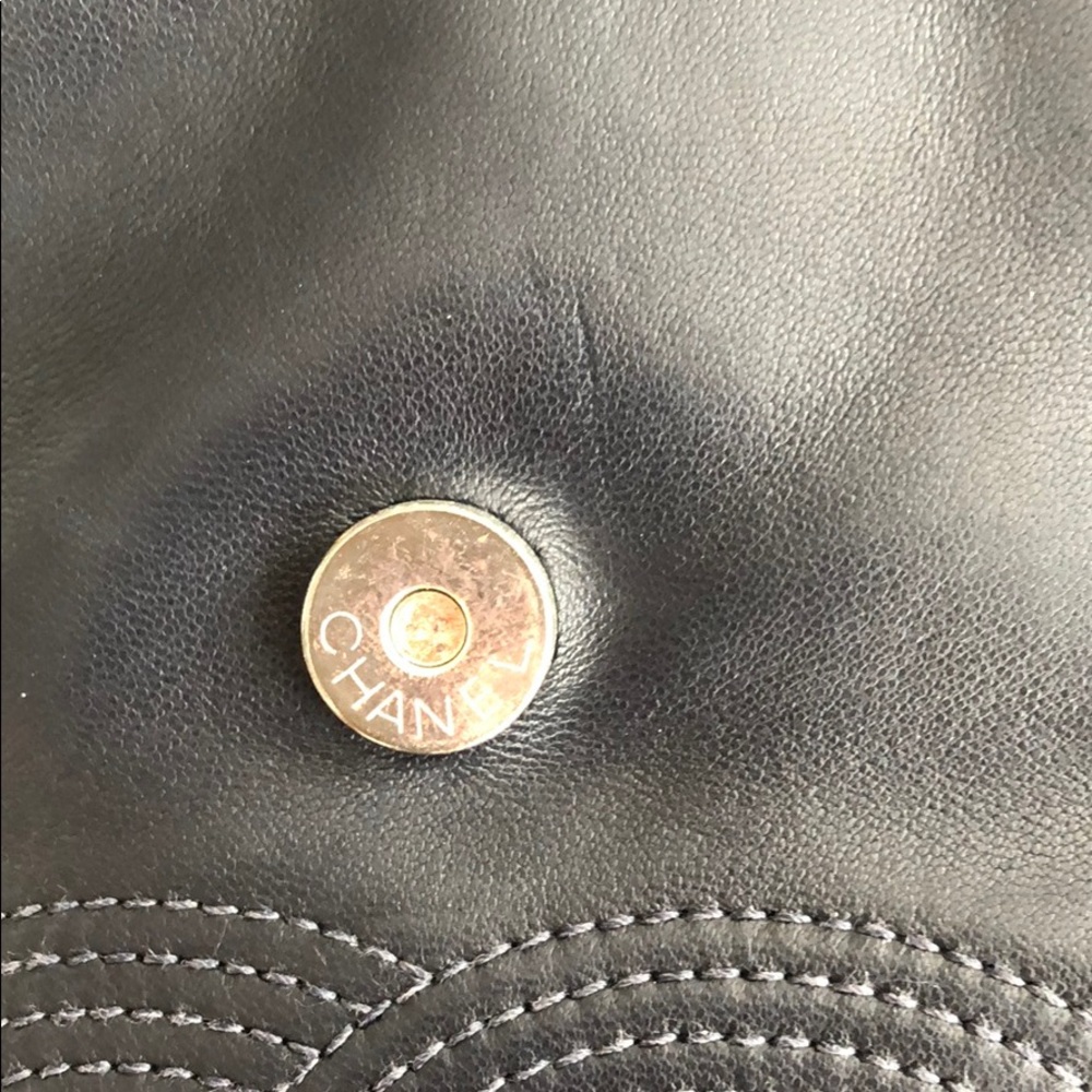 Chanel navy blue lambskin backpack - Picture 8 of 16